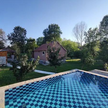 Forest Home Golubovci Exterior photo