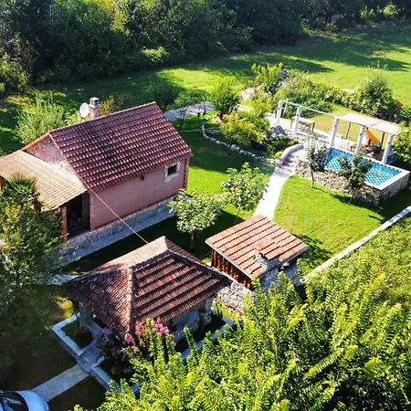 Forest Home Golubovci Exterior photo